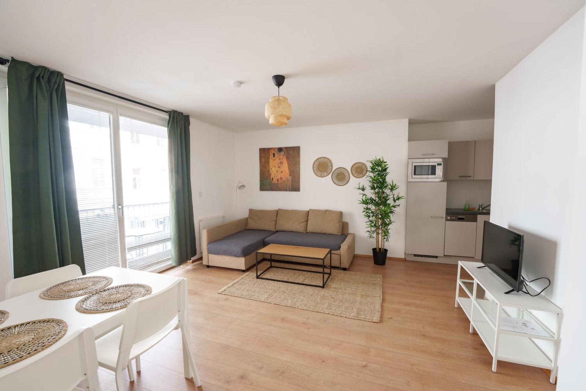 1100 Apartament *