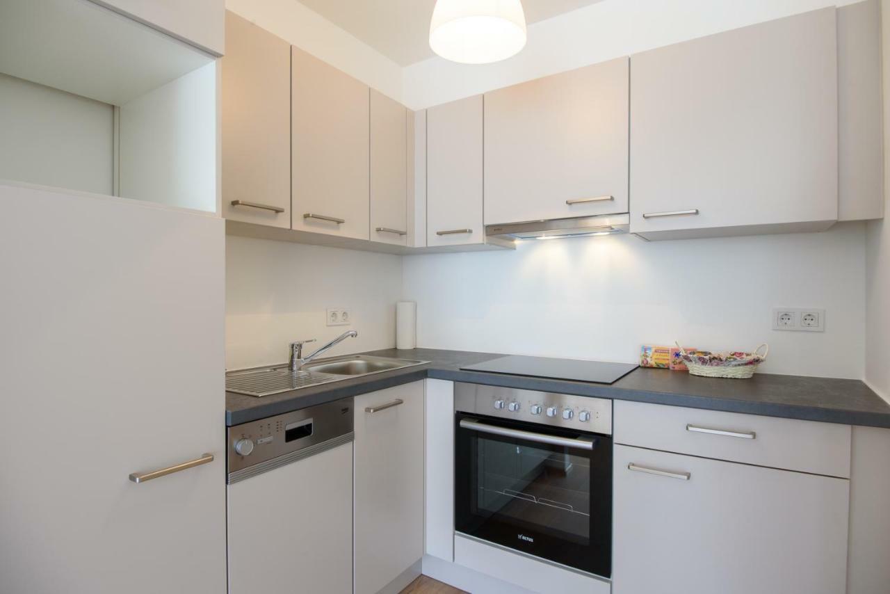 Apartament 1100 *